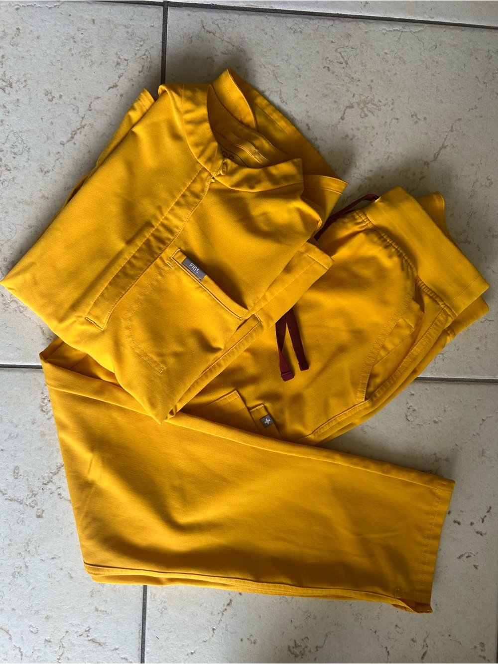 Figs Emergency Yellow Scrub set